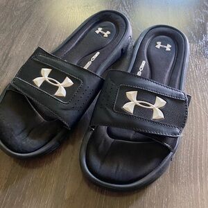 Womens Size 11 Under Armor slides